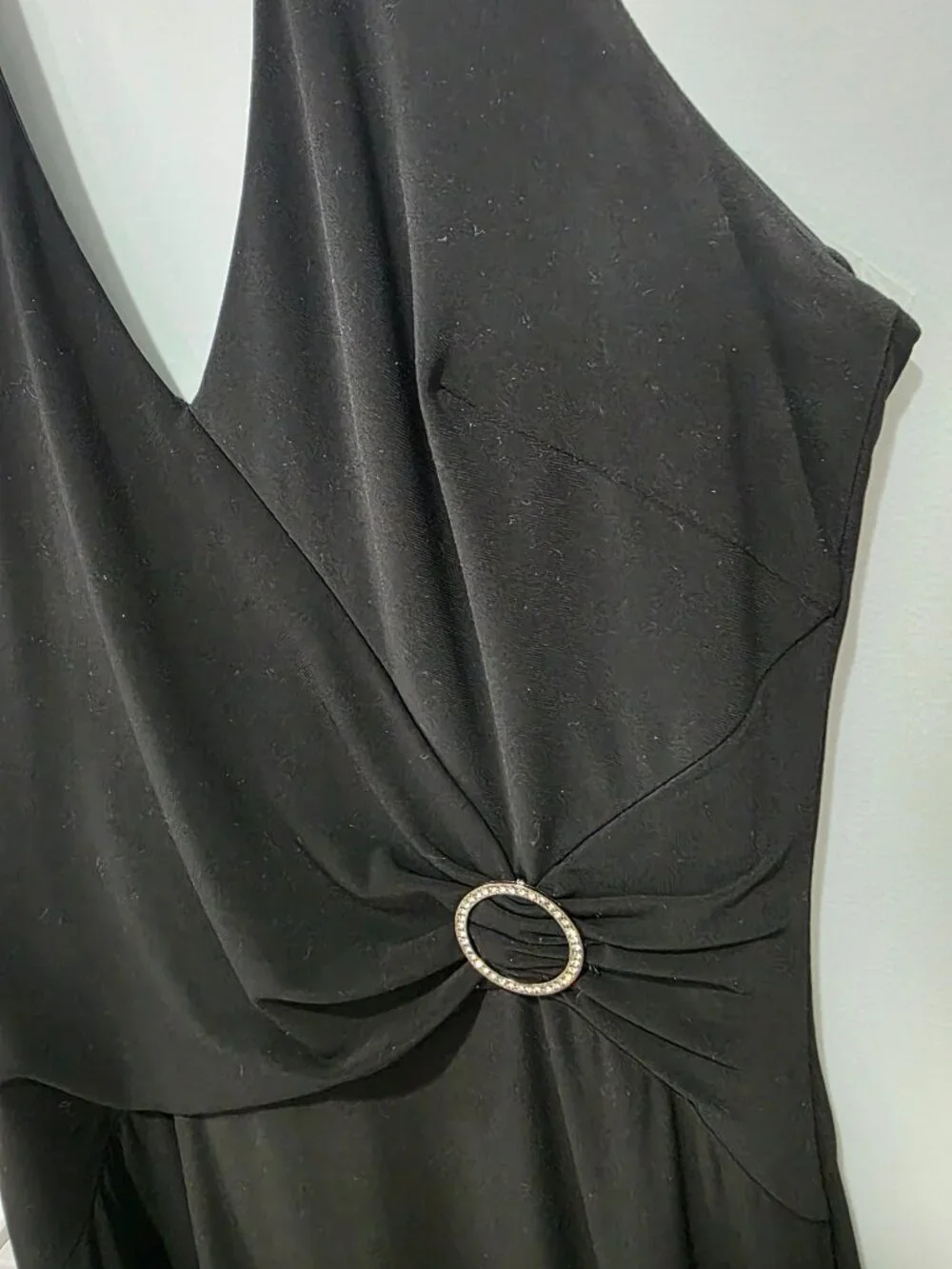 Laundry by Shelli Segal Black Halter Formal Gown – Size 10 – Deep V Neck - Picture 6 of 12